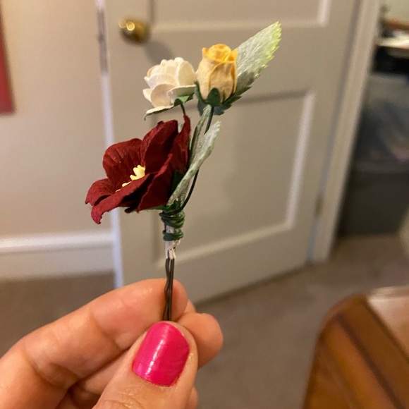 handmade floral hair accessories - Picture 2 of 7